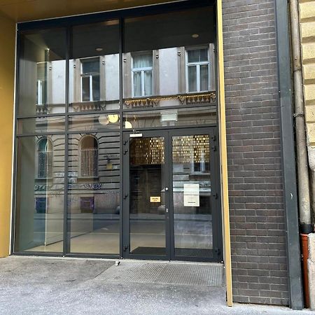 Comfort Court Apartment - Free Parking, Balcony 布达佩斯 外观 照片