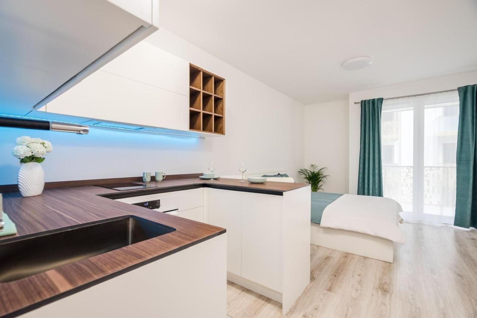 Comfort Court Apartment - Free Parking, Balcony 布达佩斯 外观 照片