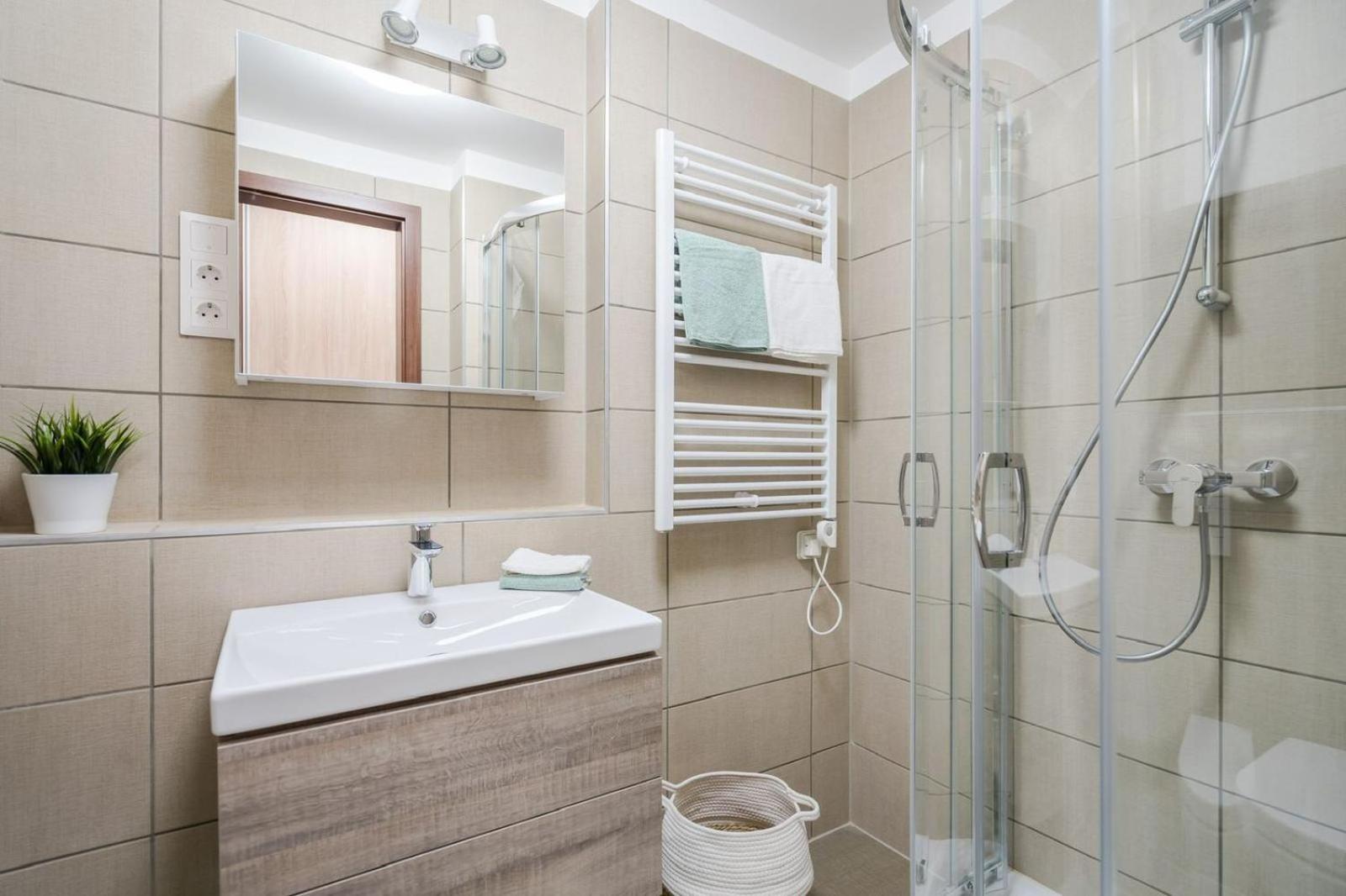 Comfort Court Apartment - Free Parking, Balcony 布达佩斯 外观 照片