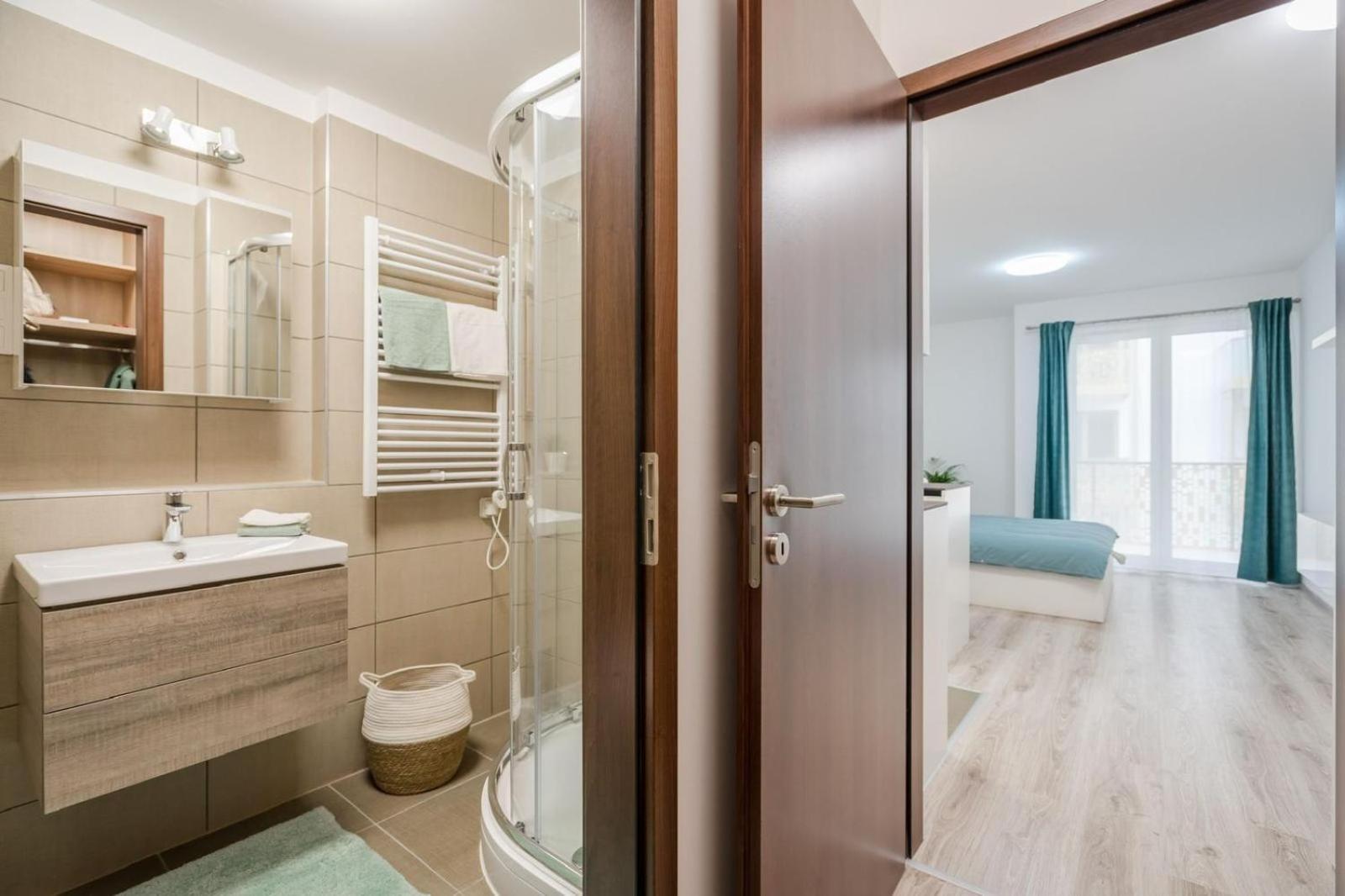 Comfort Court Apartment - Free Parking, Balcony 布达佩斯 外观 照片